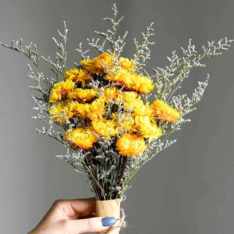 40pcs Natural Dried Daisy Bouquet – 6 Color Options of Chrysanthemums for Vase Decor, Party DIY Arrangements & Wheat Straw Bulk